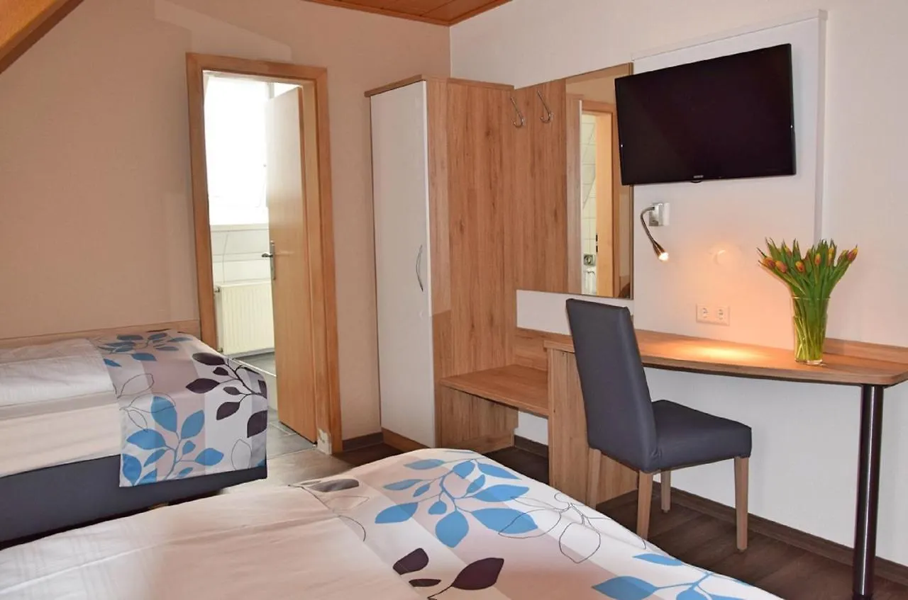 Cafe-Hotel Altreuter Nördlingen Hotell