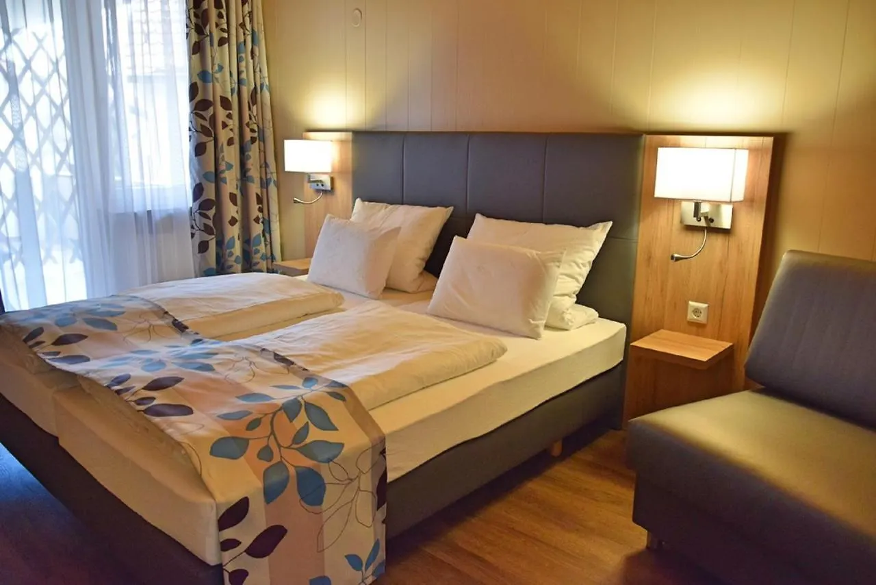 Cafe-Hotel Altreuter Nördlingen 0*,  Γερμανία