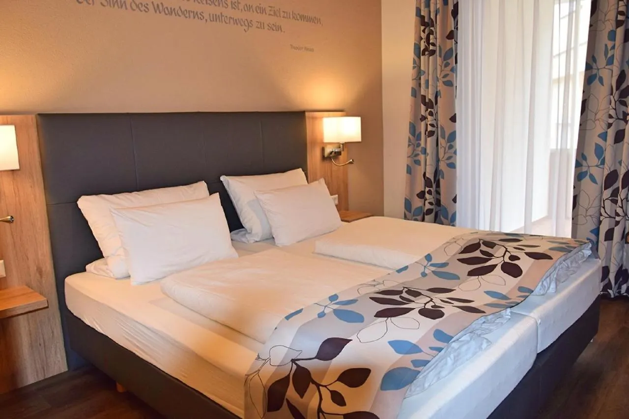 Hotell Cafe-Hotel Altreuter Nördlingen Tyskland